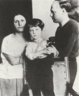 А.Д. Древин с женой и сыном, около 1925 года
